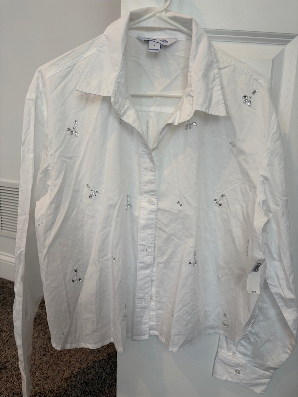 White Embellished Button-Down Shirt - Classic Collared Style-brand new